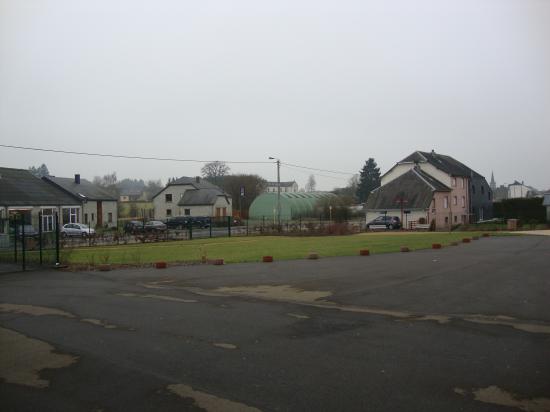 une grand espace vert